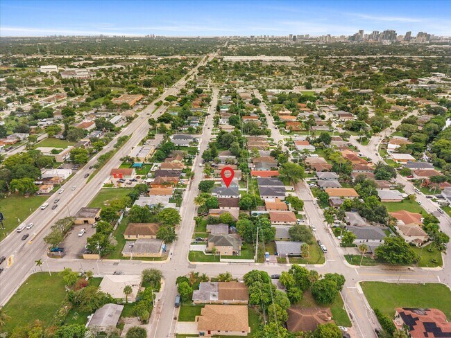 Building Photo - 2848 NW 9th Pl