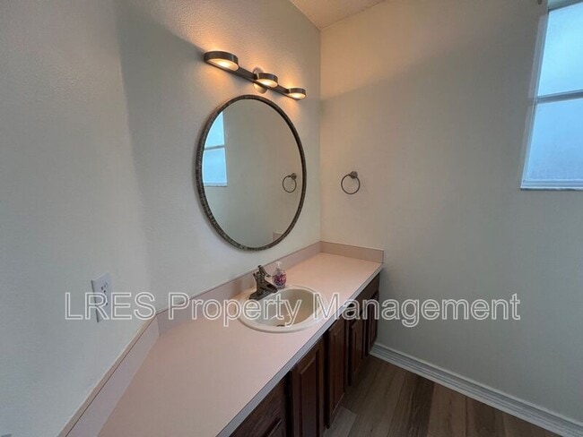 Building Photo - 1605 Slash Pine Pl