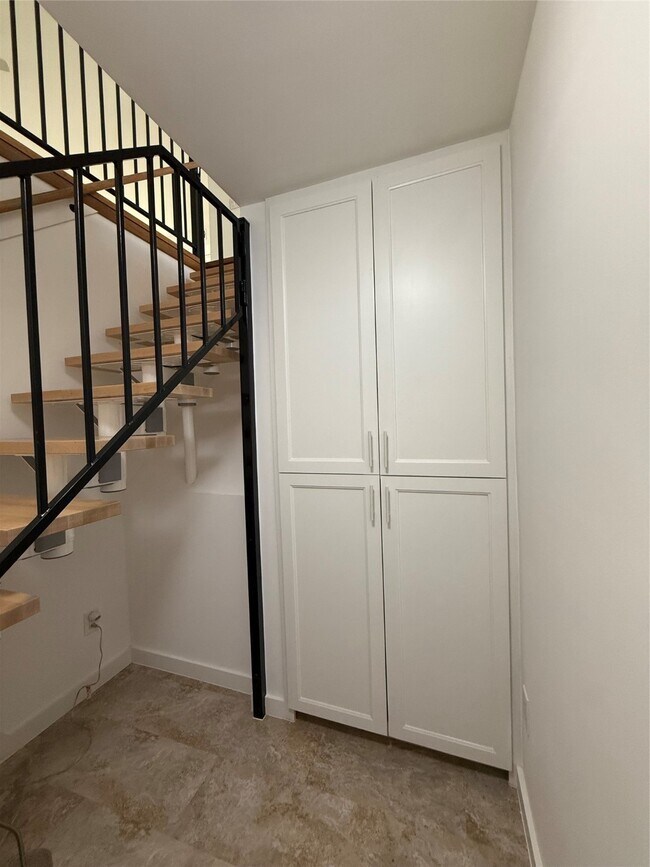 Building Photo - 3400 Timmons Ln