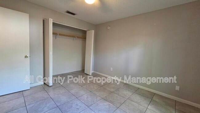 Building Photo - 519 Duchess Ct