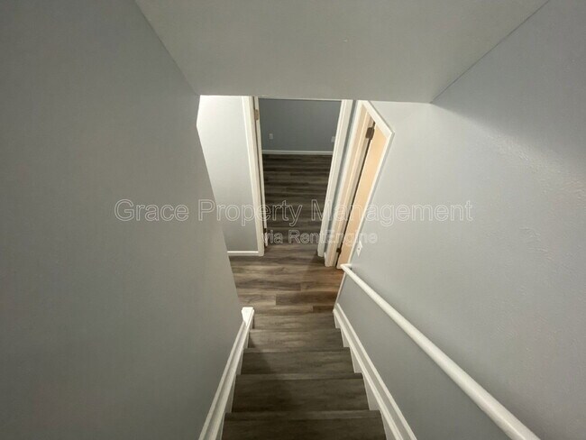 Building Photo - 774 W Cleveland Cir