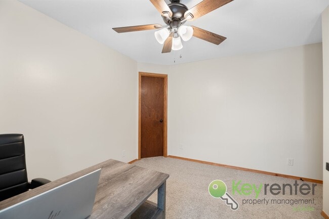 Building Photo - 5 Bedroom 3 Bathroom | Glen Hills - Derby, KS