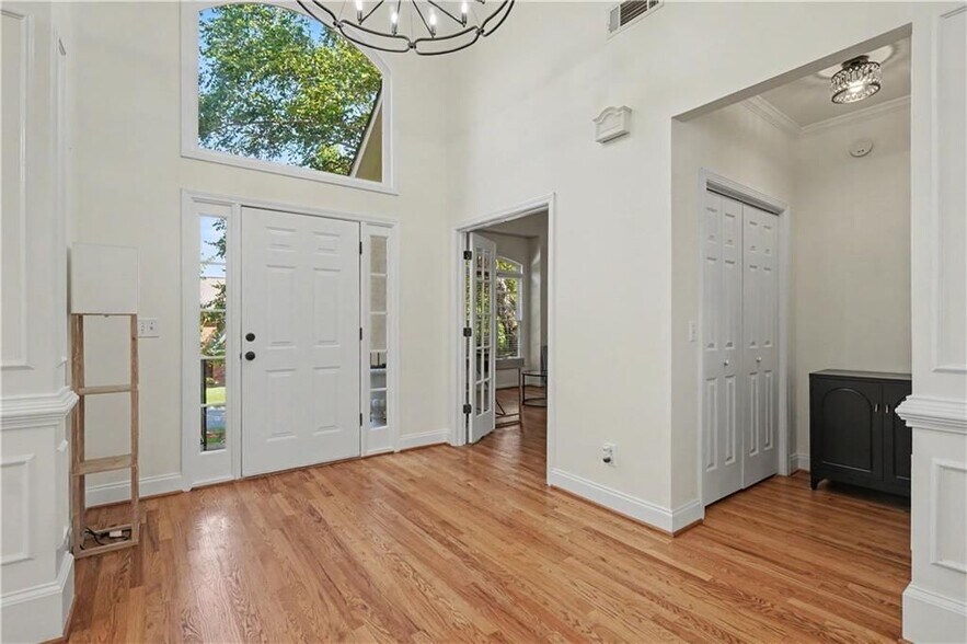 Building Photo - 4315 Rosemont Dr