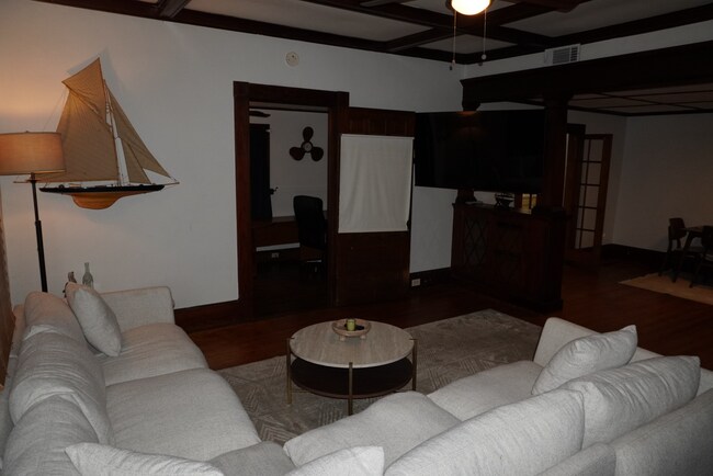 Building Photo - 2120 Reynolds St