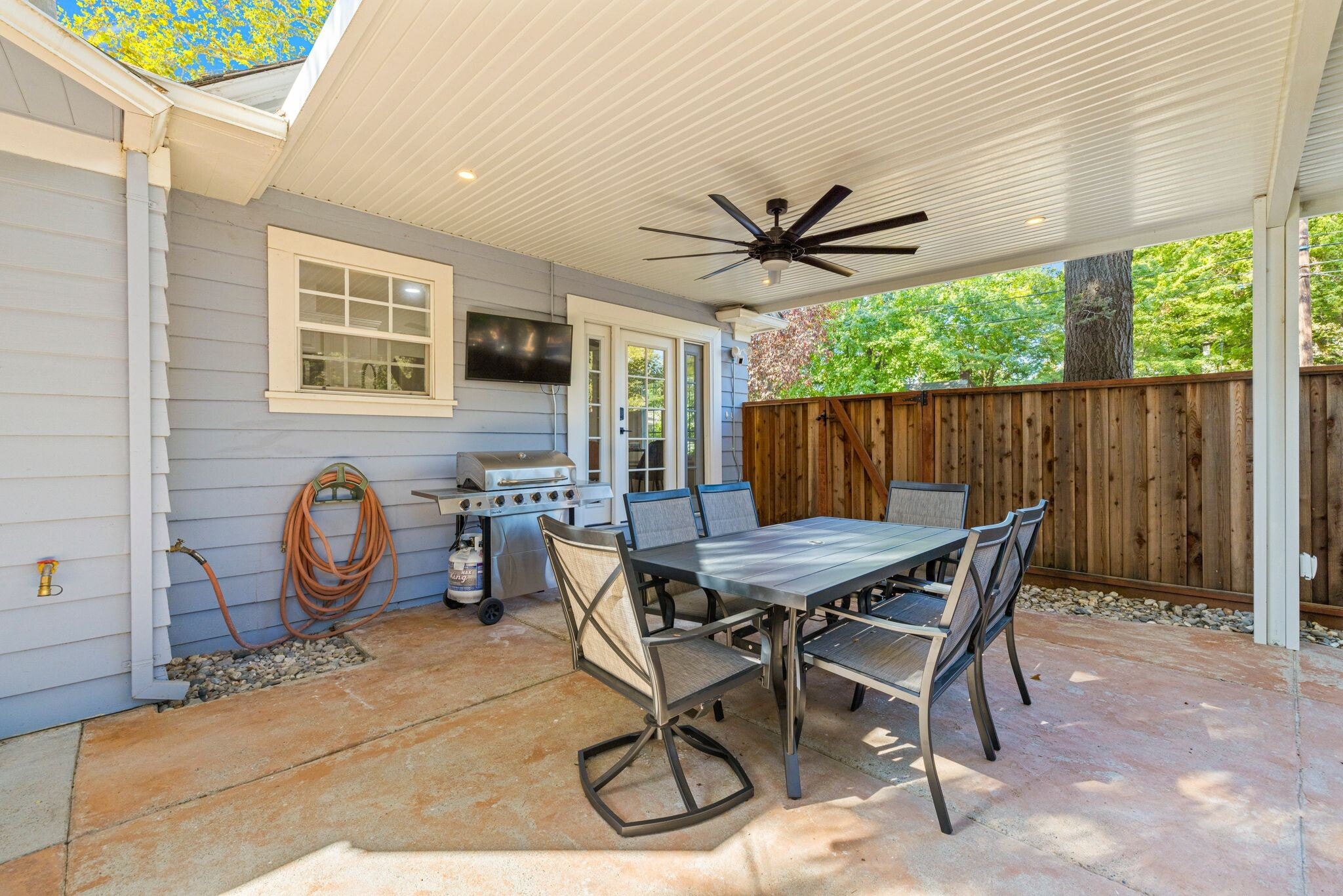 Backyard covered patio - 401 Alhambra Blvd