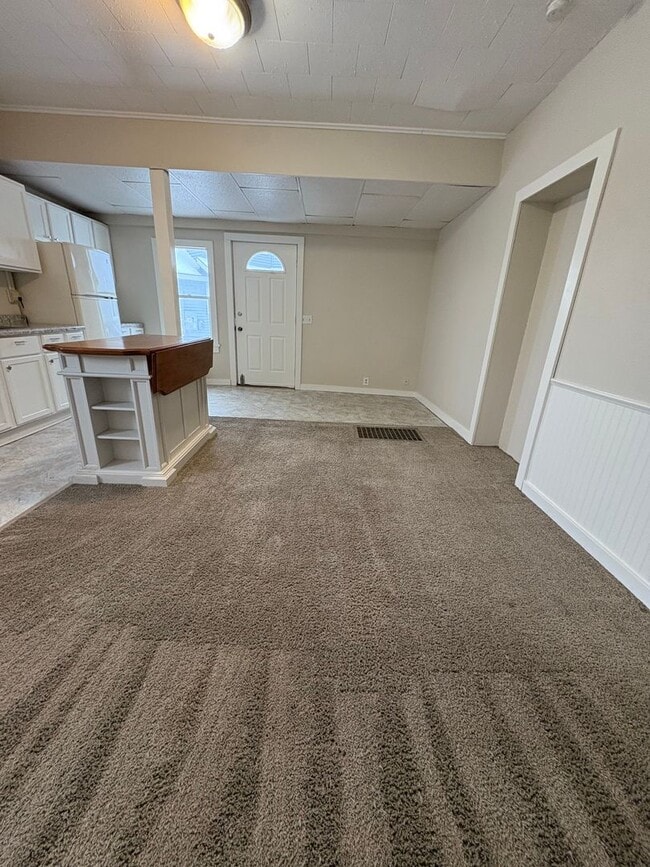 Building Photo - 2809 South Ave