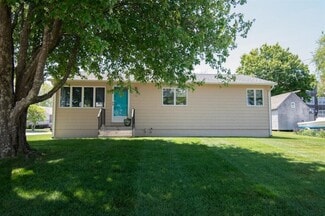 Building Photo - 15 Treasure Rd