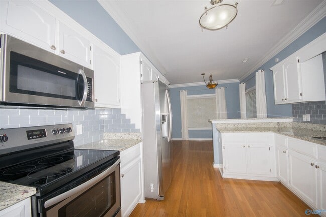 Building Photo - 104 Lancaster Ct SW