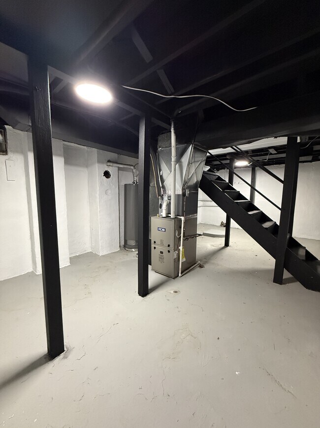 Building Photo - 3520 Cleveland Ave