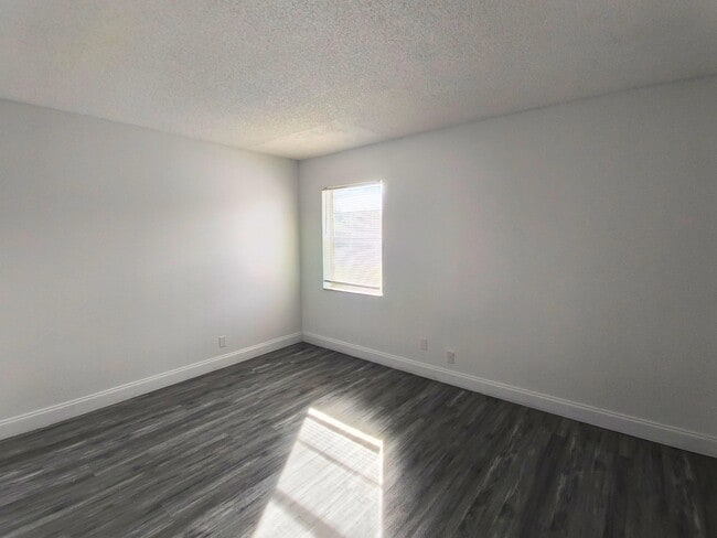 Building Photo - 4553 Gulfstream Rd