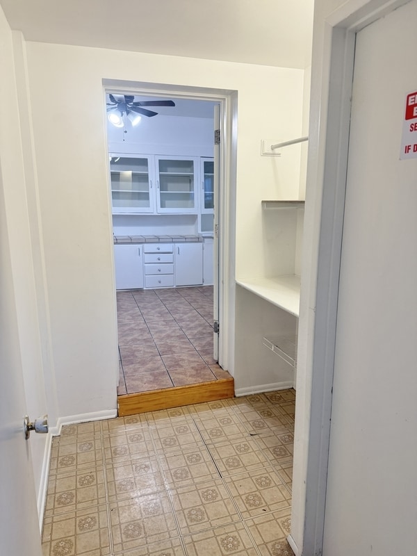 Building Photo - 925 Wilson Ave S