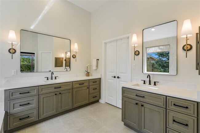 Building Photo - 696 Ledge Stone Dr
