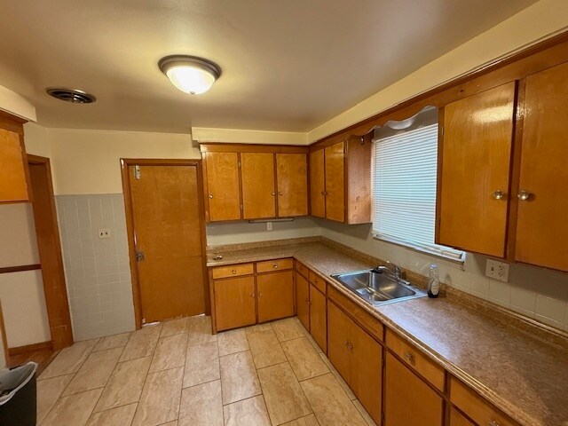 Building Photo - 18011 Northlawn St