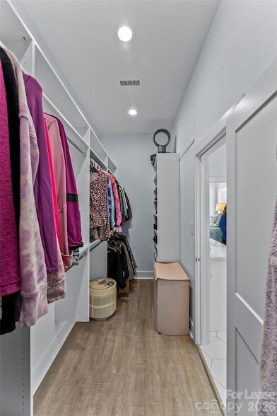 Building Photo - 129 Greens Rd