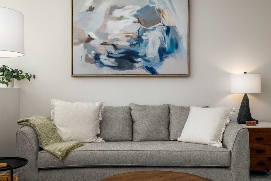 Building Photo - 551 Hawthorn St