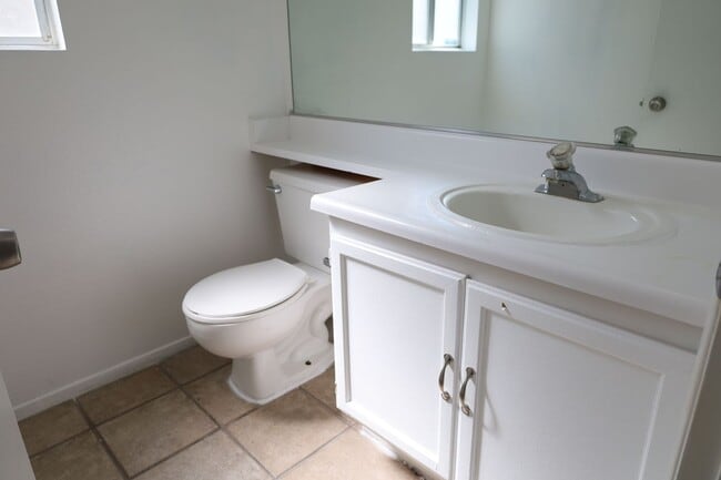 Building Photo - Lovely Two-Story home with Pool on Eastside!