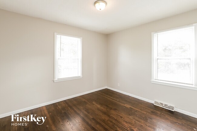 Building Photo - 1403 NE 67th Pl