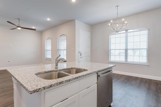 Building Photo - 6580 Iron Horse Blvd