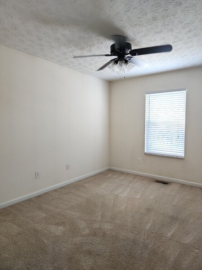 Building Photo - 3888 Winding Twig Dr