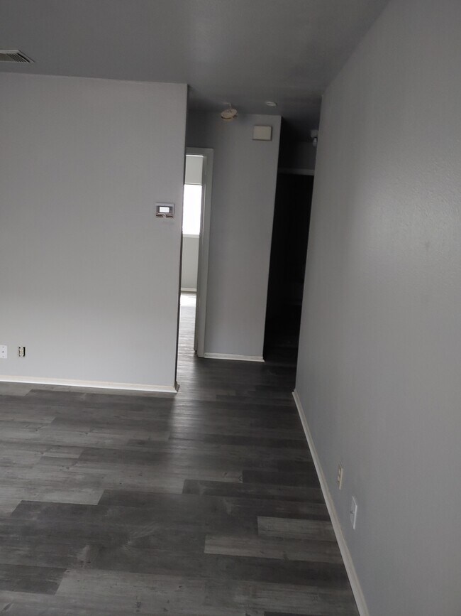 Building Photo - 9226 Chinon