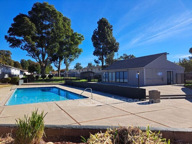 Building Photo - 145 Del Rey Ct