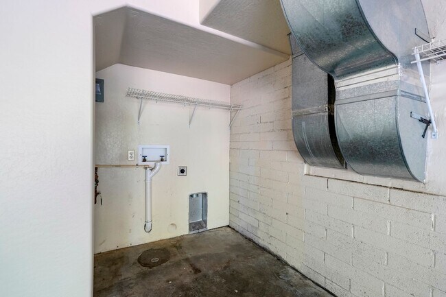 Building Photo - 2 Bedroom, 2 Bath Home for Rent in Diamond...