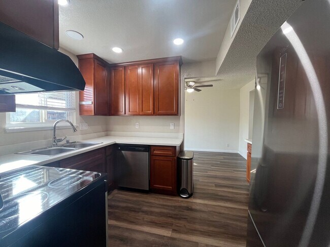 Building Photo - 5222 Greenberry Dr