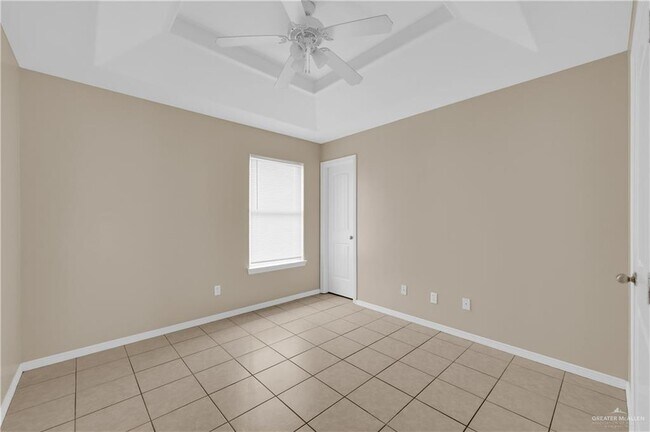 Building Photo - 1607 W Omni Ave