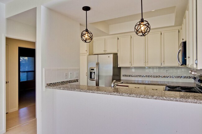Building Photo - 1108 Shoreline Dr