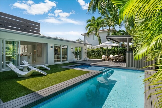 Building Photo - 475 Woodcrest Rd