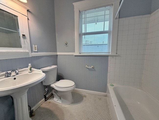 Building Photo - Recently Renovated Brick Home Minutes Away from Crosstown, Midtown, Rhodes & More!