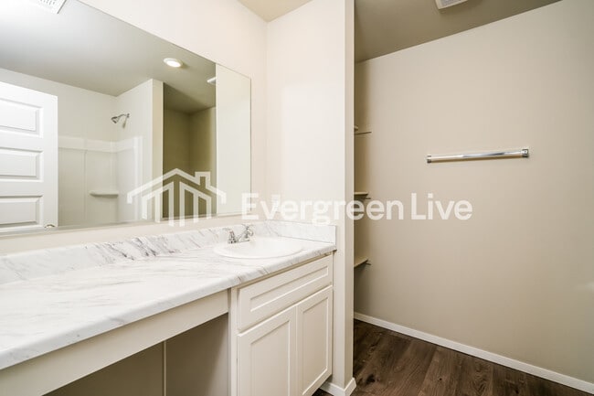 Building Photo - 23007 S King Rdg Dr