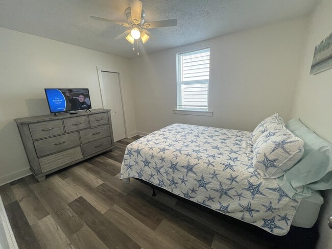 Building Photo - 342 Jefferson St