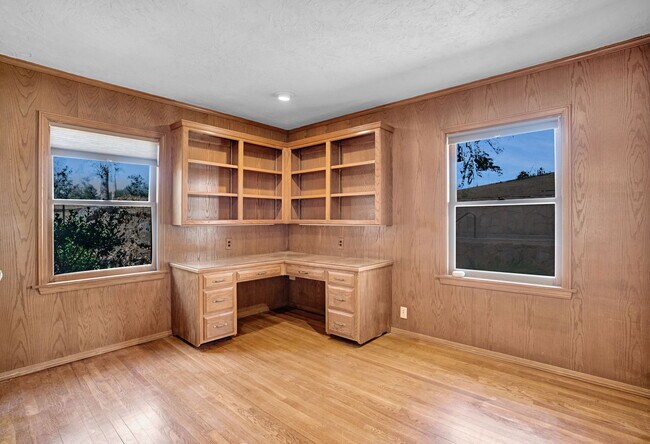 Building Photo - 31638 Lodge Rd