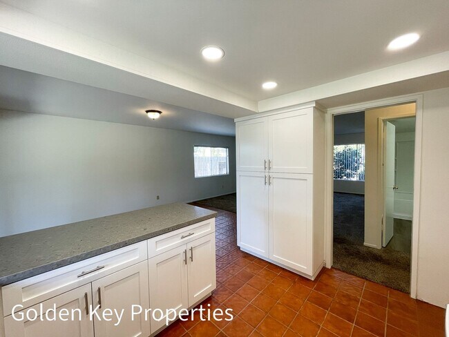 Building Photo - 3BR/BA Single-level home in Fire Mountain!...