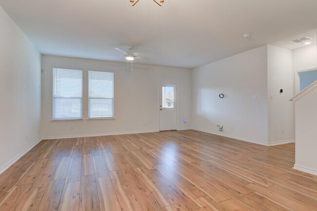 Building Photo - 230 W Flowing River Dr