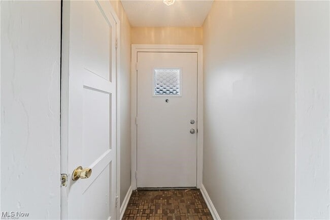 Building Photo - 3837 Mayfield Rd