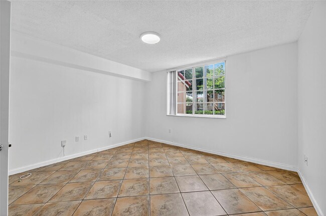 Building Photo - 2011 Renaissance Blvd