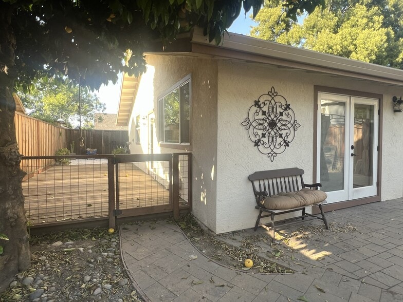 Building Photo - 455 Marshall Ave