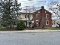 Building Photo - 1 Bedroom 1 Bathroom 1st Floor Apartment F...