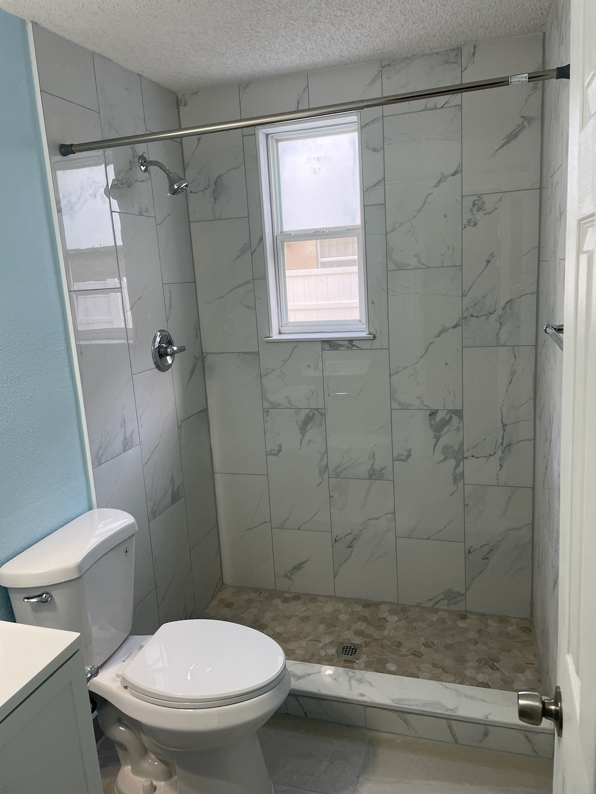 Shower - 2736 Hamilton Cir