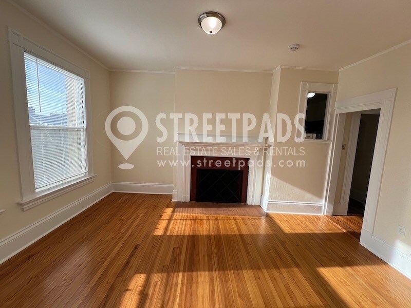 Building Photo - 2 Ware St