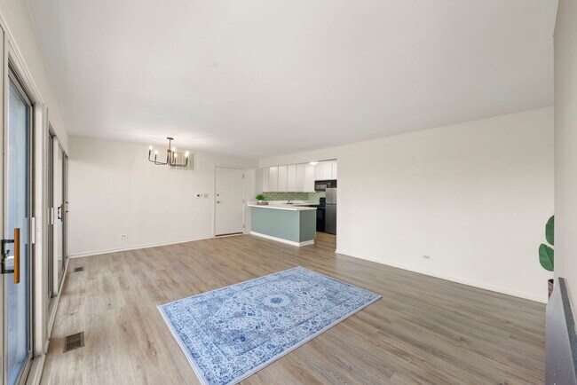Building Photo - 5821 Oakwood Dr