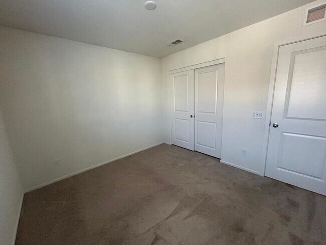 Building Photo - 295 Fuerte Dr