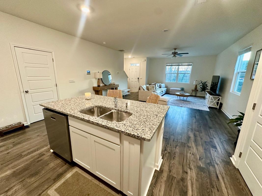 Building Photo - 608 Gray Br Ct