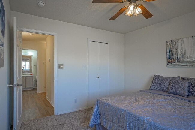 Building Photo - 3146 Chama Meadows Dr NE