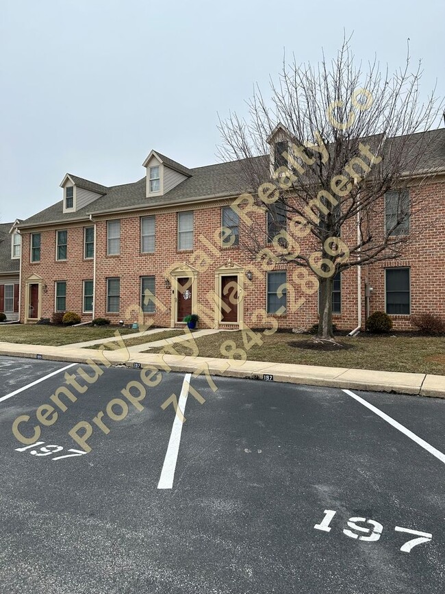 Building Photo - 2 Bedroom 1.5 Bath Condo in York Suburban ...