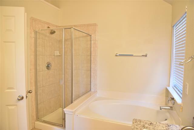 Building Photo - 9912 Wyndbrook Dr