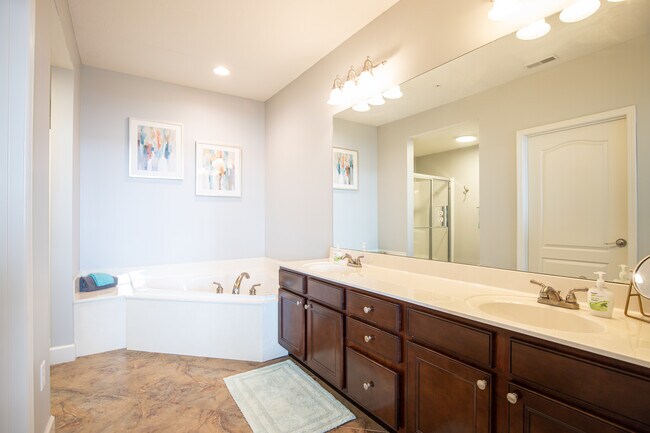 Building Photo - 1225 Lands End Pky