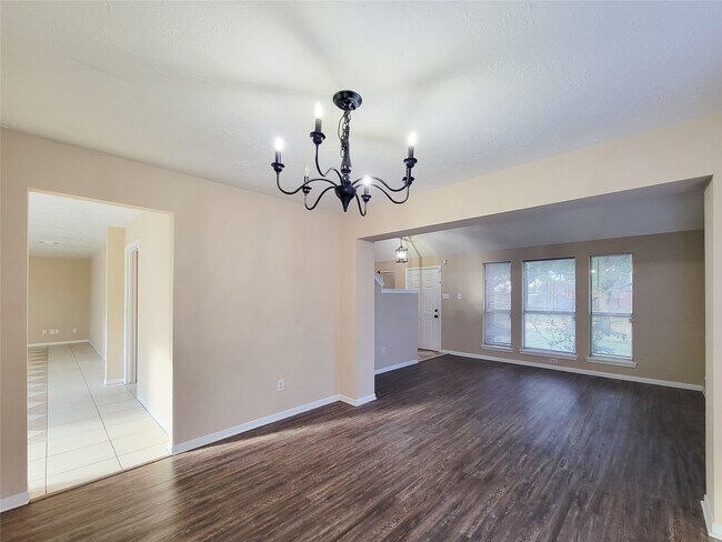 Building Photo - 4626 Jaymar Dr